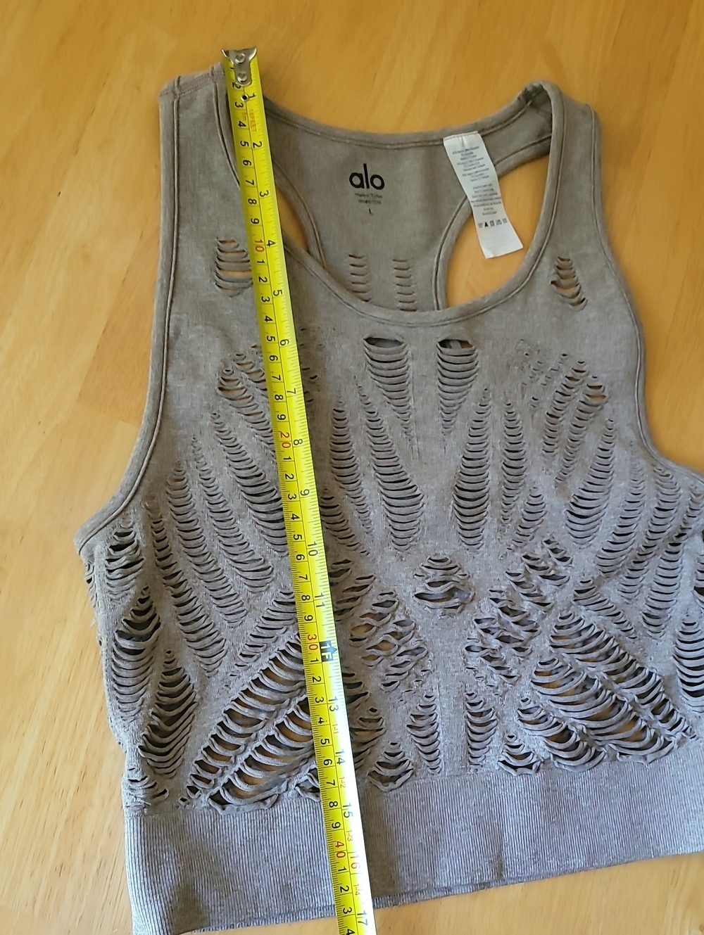 ALO Yoga Vixen Fitted Yoga Crop Tank Top - Picture 8 of 10